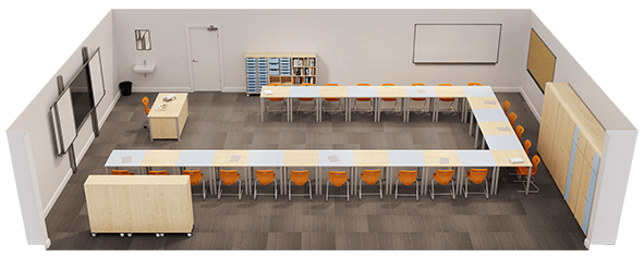 Bild vom Klassenzimmer mit Schultischen in Hufeisen-Aufstellung