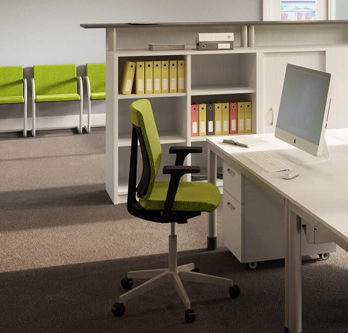 ergonomisches Arbeiten auf modernen Bürostühlen moderner, ergonomischer Bürostuhl
