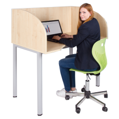 Produktbild Arbeitstisch mit Sichtblende und K&ouml;rperausschnitt 